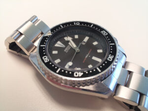Another Classic Divers Watch The Seiko SKX013 Blog Watch flat shot