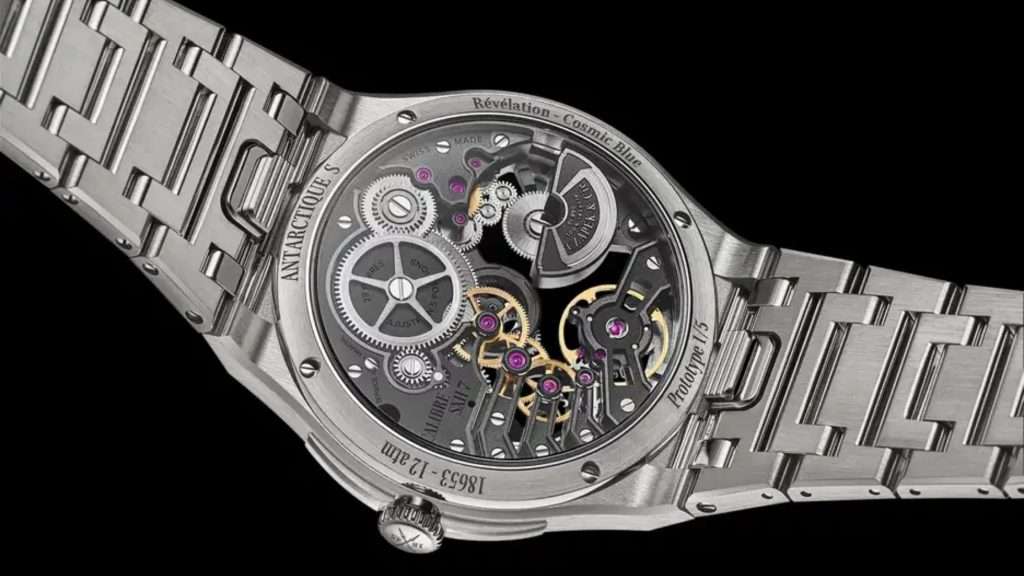 Czapek Antarctique Révélation Cosmic Blue caseback showing SXH7 movement on bracelet